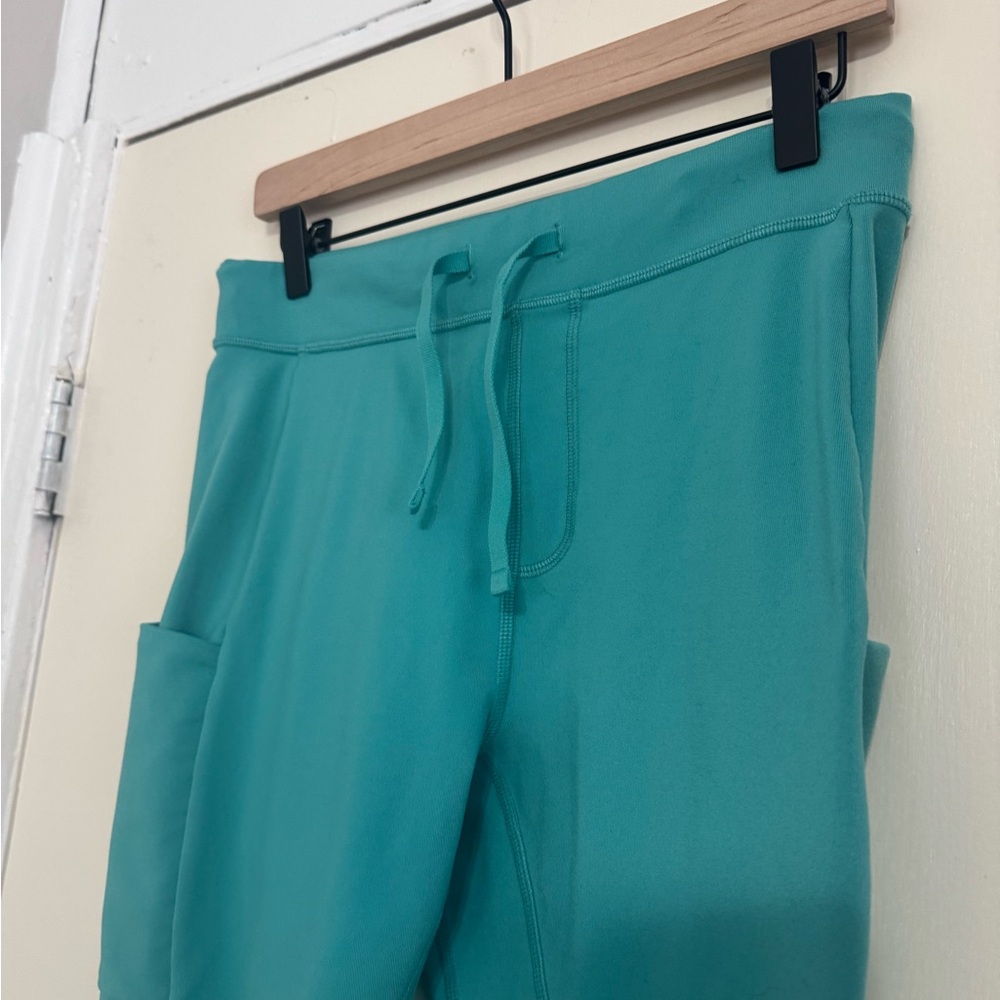 ALO Yoga Teal Apparel - Picture 5 of 9